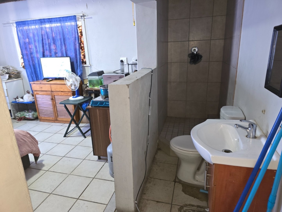 10 Bedroom Property for Sale in Colorado Park Western Cape
